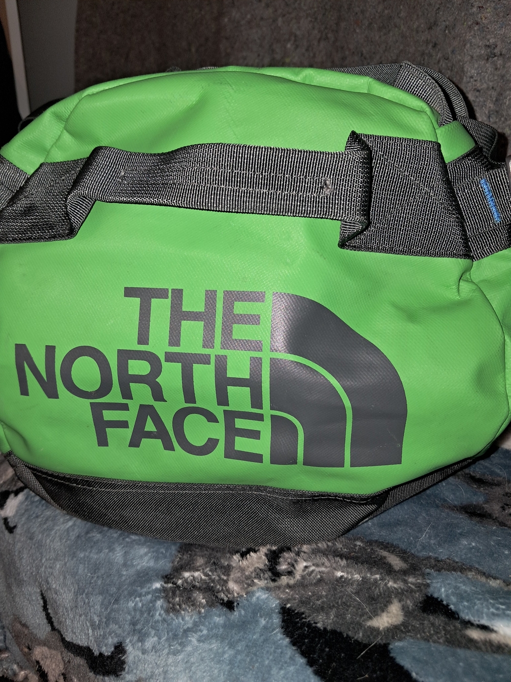 The North Face Green Duffle Bag - Reliable Travel & Gym Tote